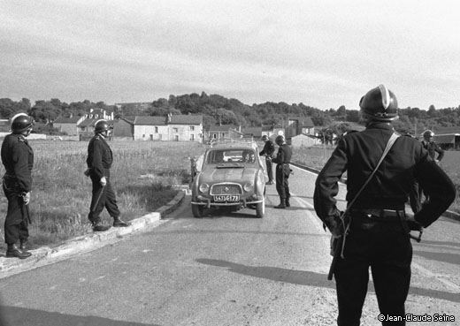 Mai 68 - Renault Flins - controle acces de l'usine